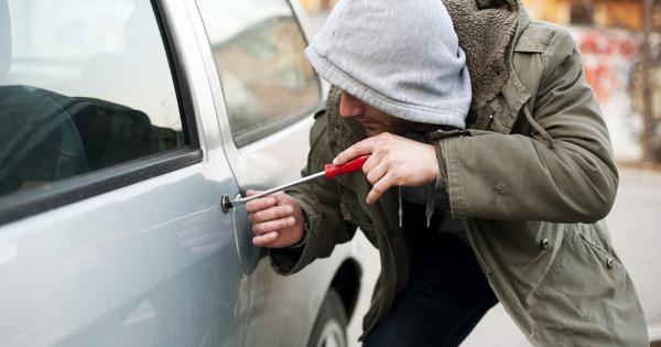 В Пятигорске на улице Аллея Строителей угнали «Приору»